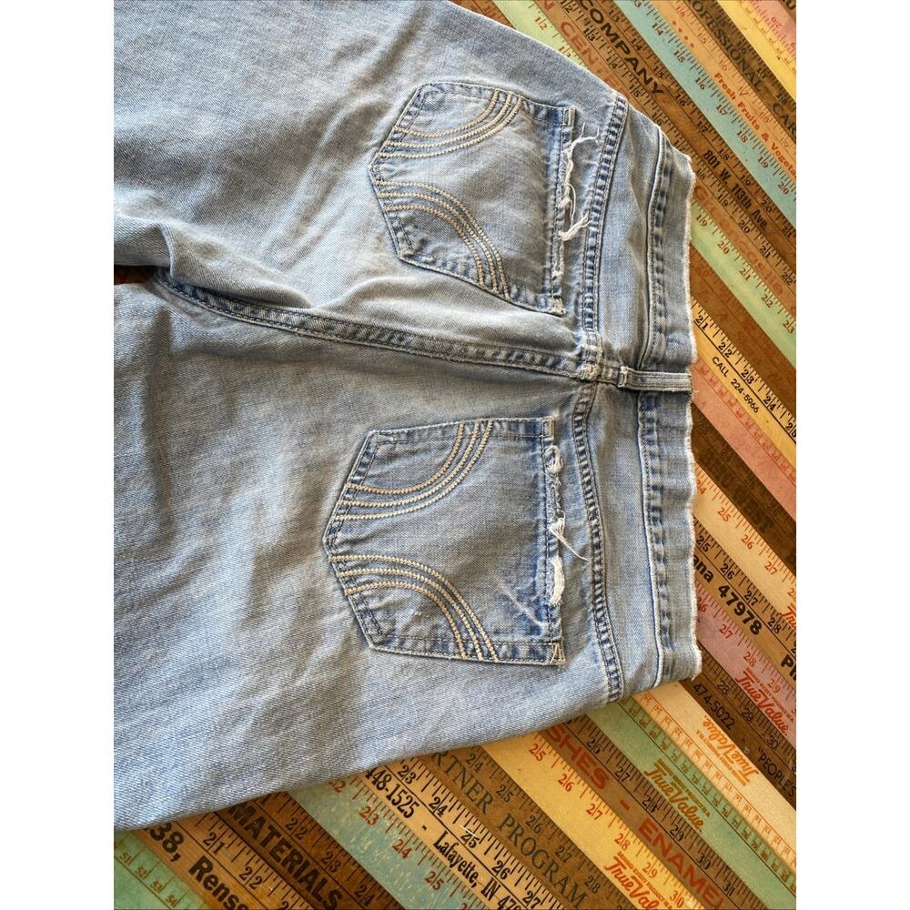 Hollister Size 5 Jean W27 Mid Rise Classic Denim Straight Distressed Light Wash - Picture 11 of 11